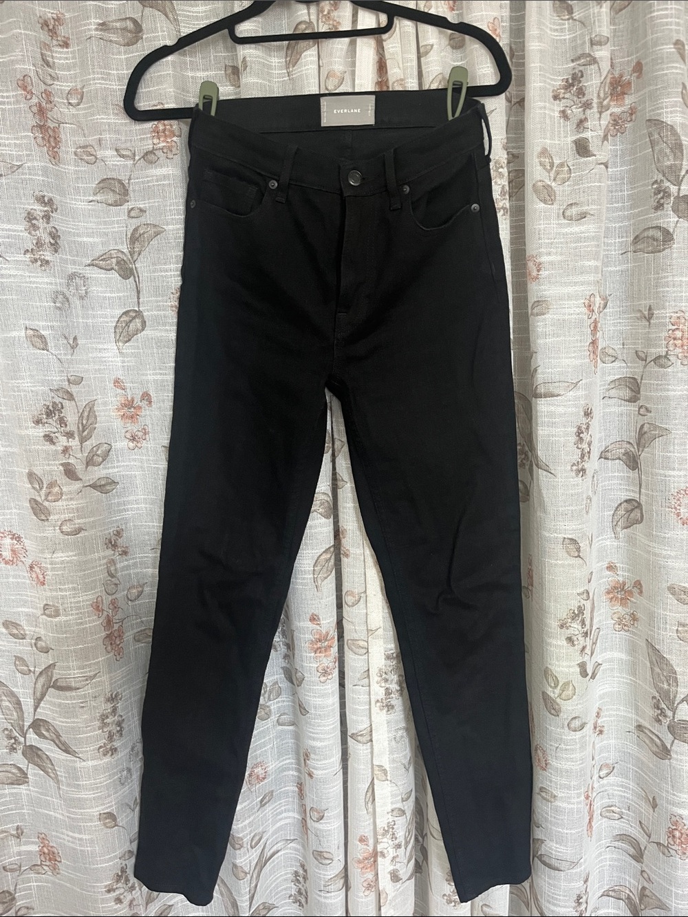 Everlane Women’s Black Slim Straight Jeans
